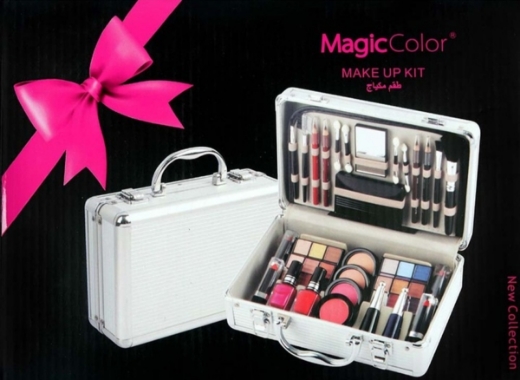 صورة مجموعة مكياج ميسي يونج