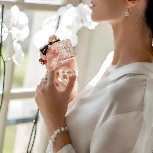 صورة لاليك لي امور طقم نسائي