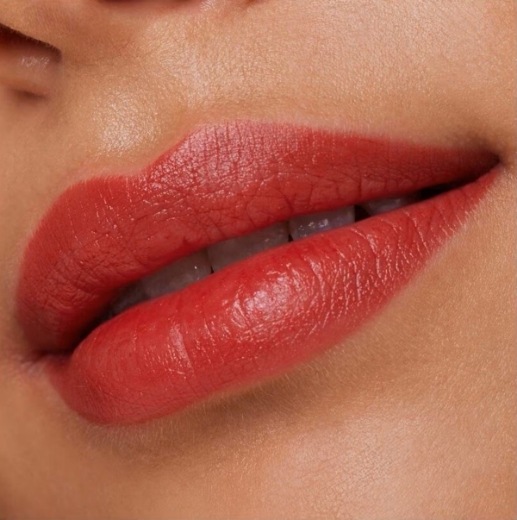 صورة ايسنس هيدرا ماتي احمر شفاه مطفي 409