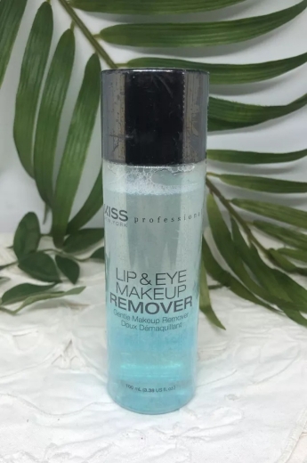 صورة مزيل مكياج الشفاه والعين من كيس نيويورك