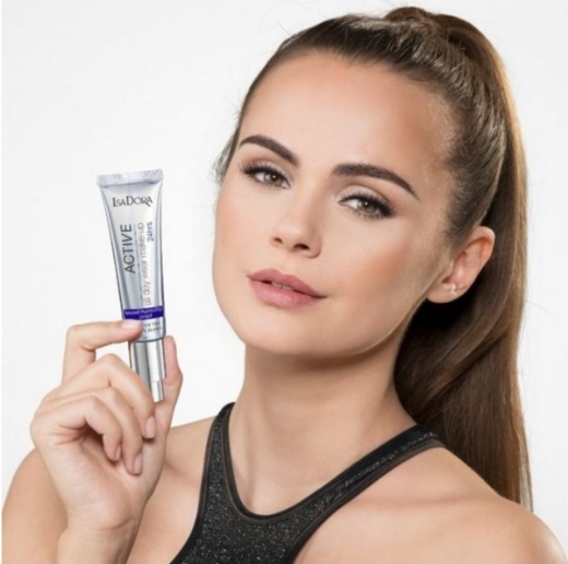 صورة ازادورا كريم اساس 22