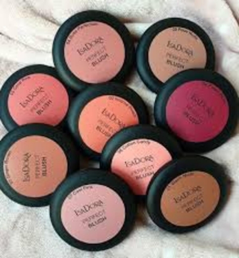 صورة ازادورا أحمر الخدود المثالي 09