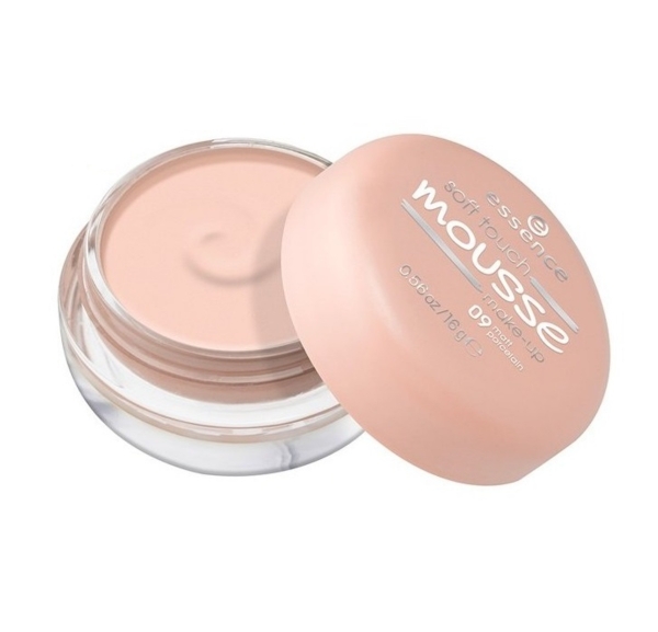 الصورة: ايسنس  كريم أساس ماوس ناعم الملمس