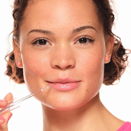 صورة ايسنس يا له من حشو شفاه زائف 01