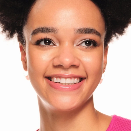 صورة ايسنس أحمر شفاه لامع 01