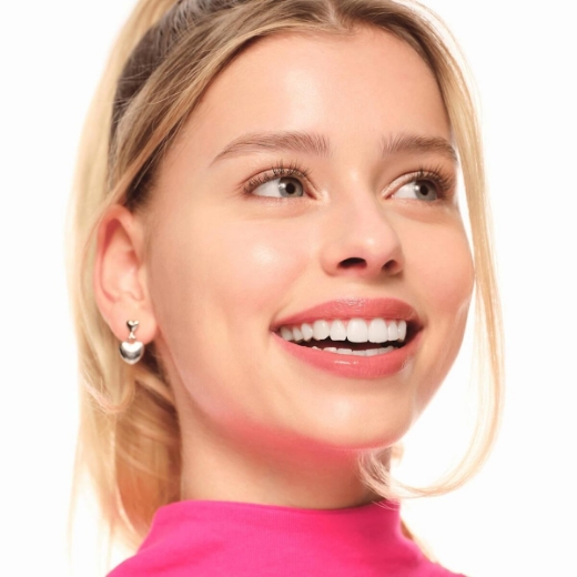 صورة ايسنس أحمر شفاه لامع 01