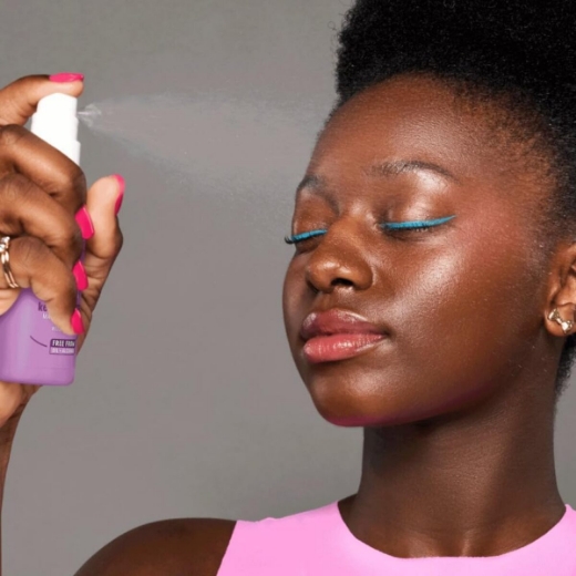 صورة ايسنس بخاخ تثبيت المكياج المثالي