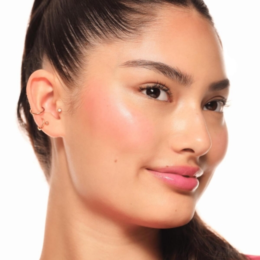 صورة ايسنس بلسم الشفاه والخدود بنكهة التوت العصير