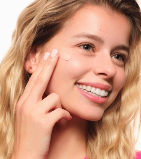 صورة ايسنس برايمر سيلكي بلور بدون مسام