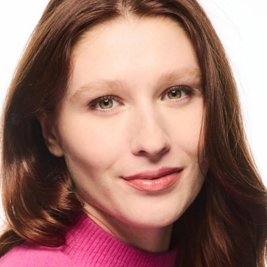 صورة ايسنس كريم أساس 100