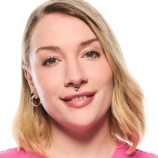 صورة ايسنس كريم أساس 130