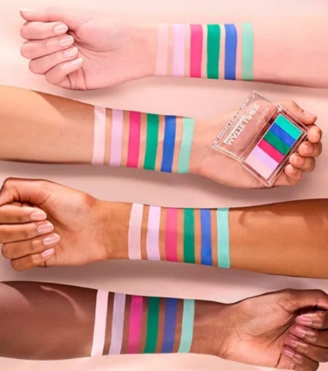 صورة كاتريس كحل عيون مطفي