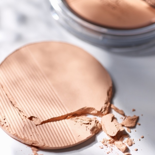 صورة كاتريس بودرة للتحكم في اللمعان واللمعان 031