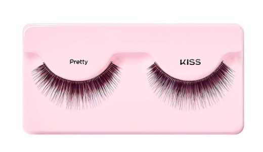 صورة كيس رموش تبدو طبيعية وجميلة