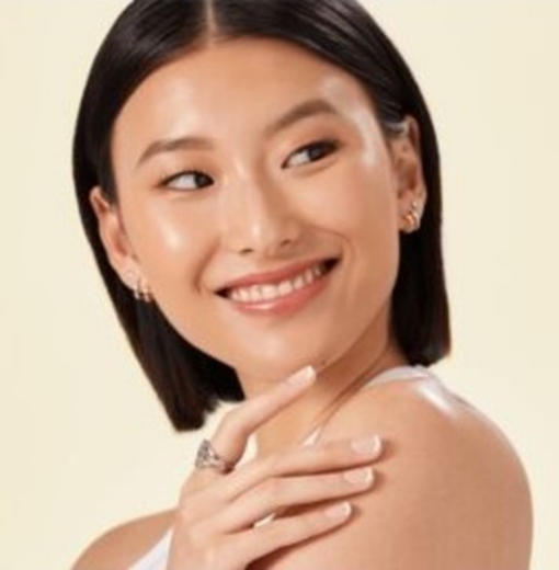 صورة كيس رموش صناعية ناعمة ومميزة طبيعه وانيقه