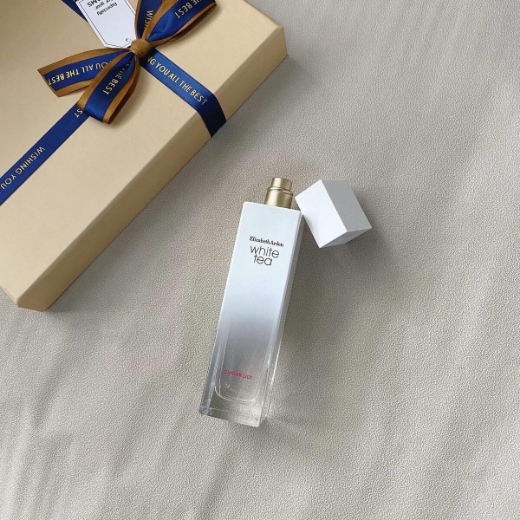 صورة اليزبث اردن وايت تي جنجير ليلي عطر 100مل نسائي