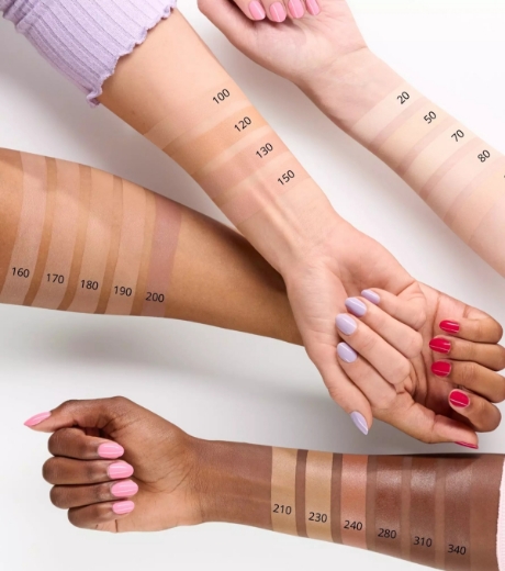 صورة ايسينس خافي عيوب غير لامع كاموفلاج 100