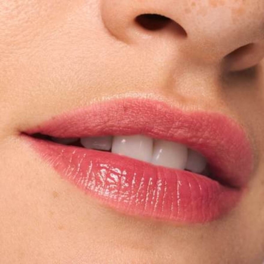 صورة ايسينس أحمر شفاه هيدرا كيس 02